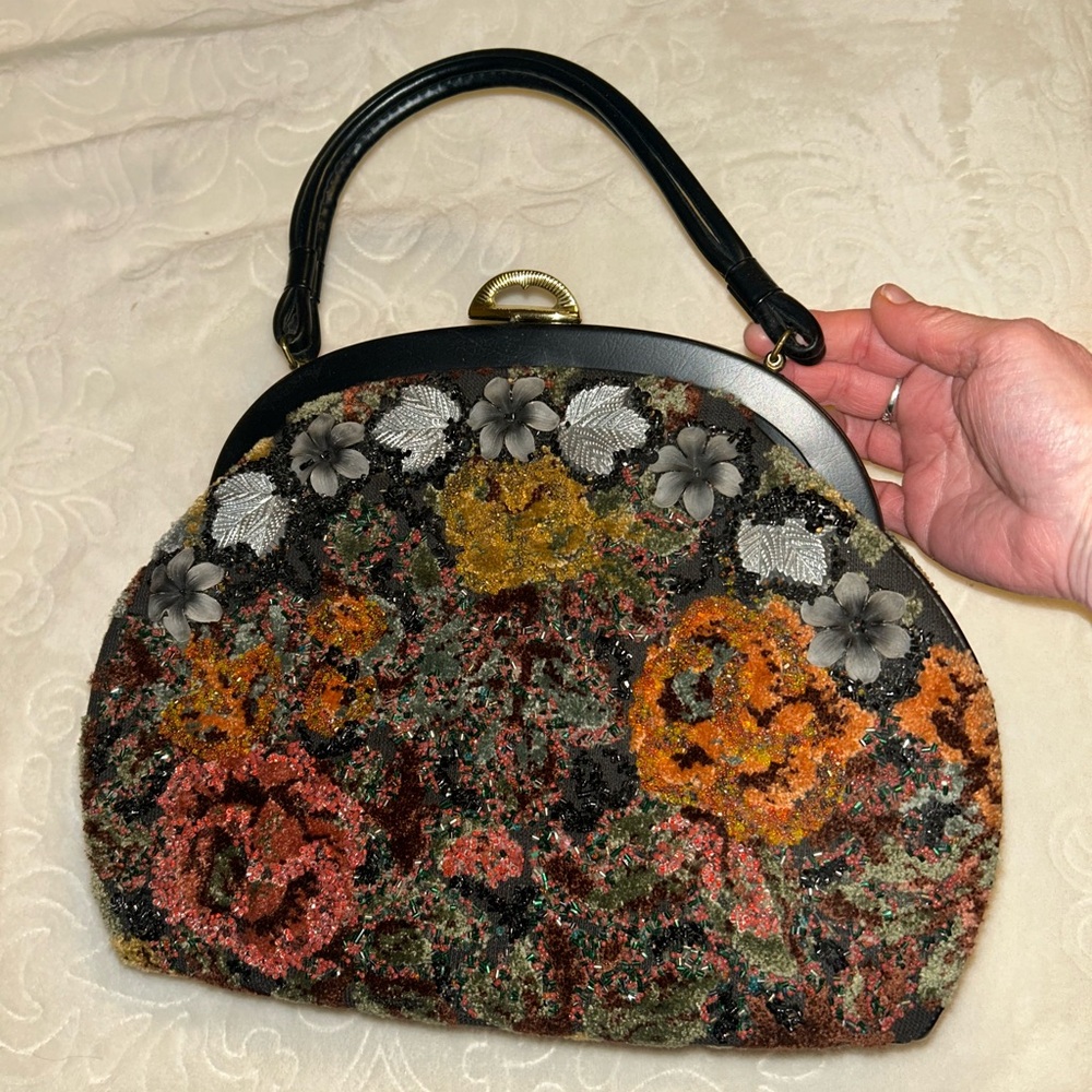 Gorgeous & Unique Vintage Hand sewn Beaded Floral Carpetbag Purse